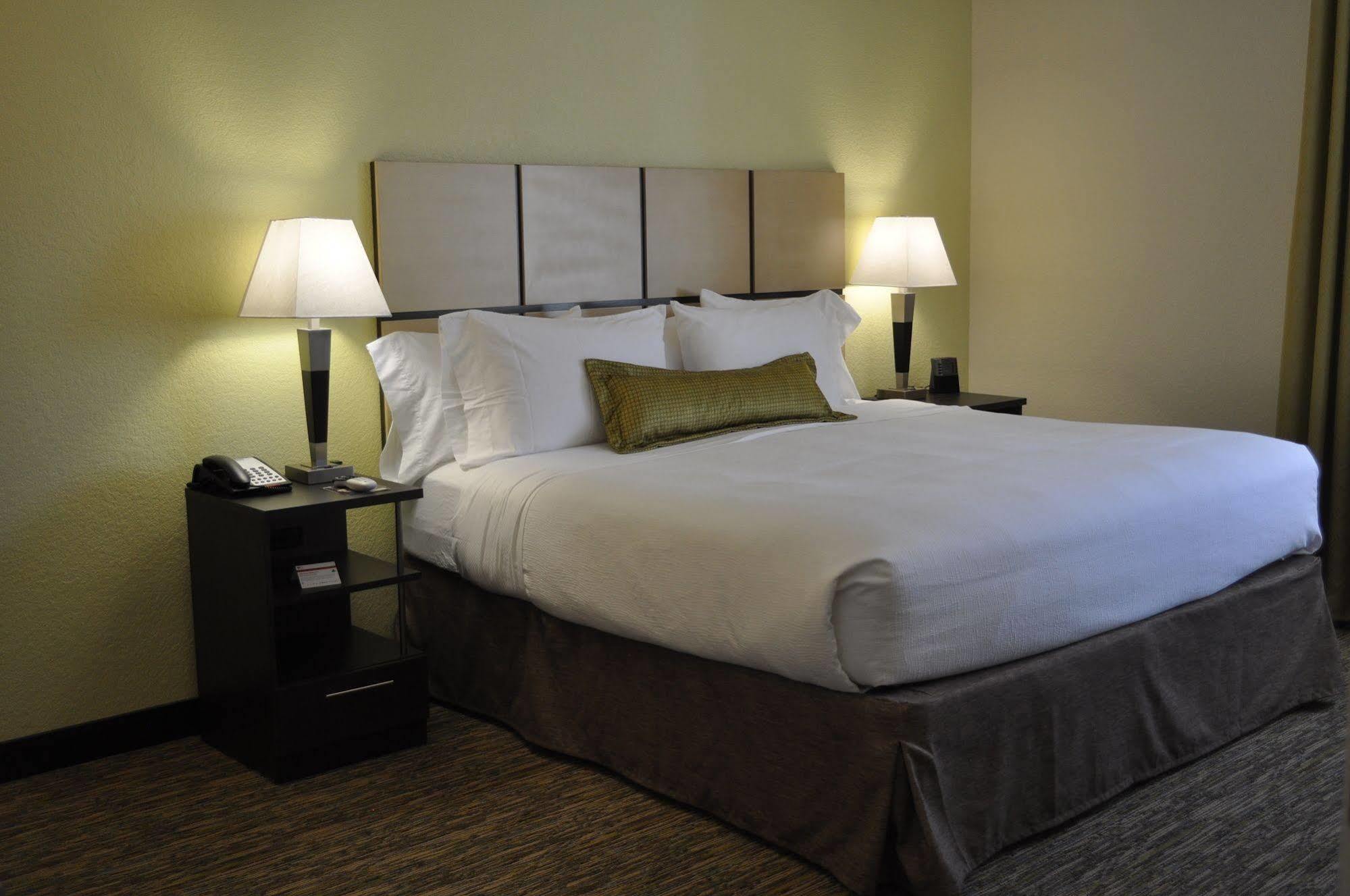 Candlewood Suites Bay City By Ihg Eksteriør bilde